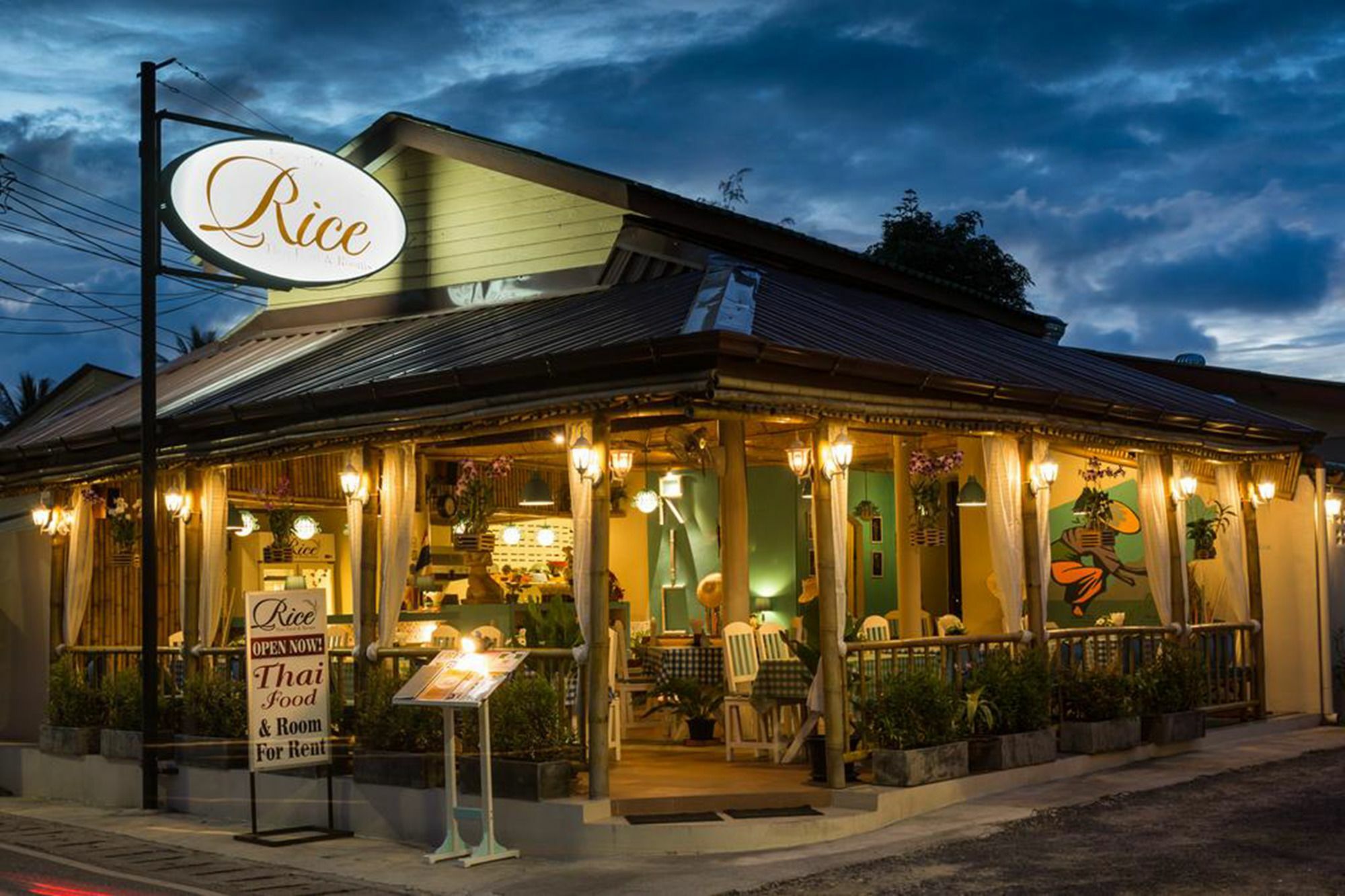 Rice Rooms And Restaurant شاطئ كاتا المظهر الخارجي الصورة