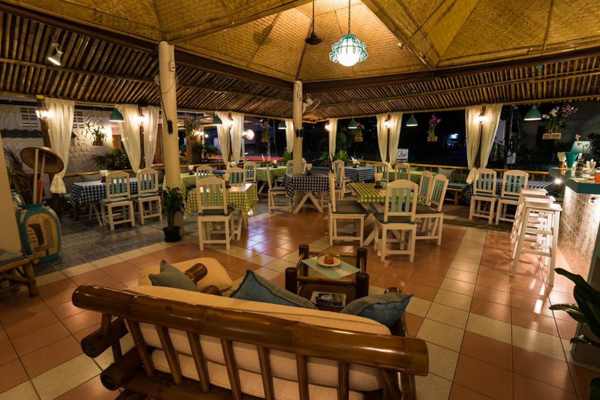 Rice Rooms And Restaurant شاطئ كاتا المظهر الخارجي الصورة